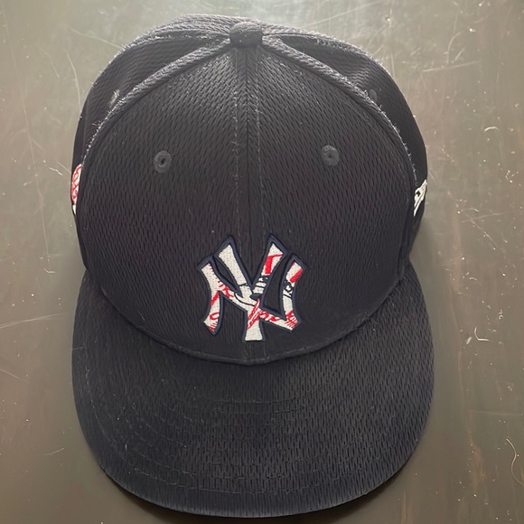 NWOT New Era New York Yankees fitted baseball hat - Picture 1 of 4